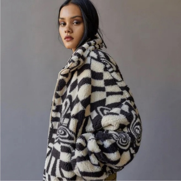 Urban Outfitters Olivia Print Sherpa Jacket - Picture 3 of 10